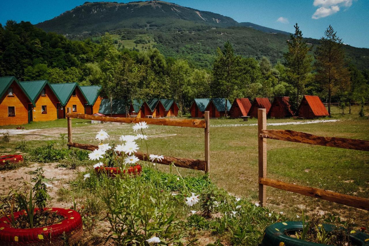Hotel Camp Sutjeska à Tjentiste Extérieur photo